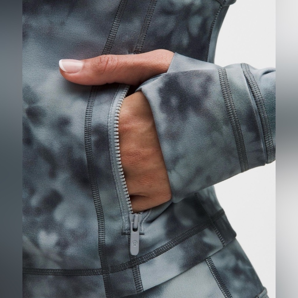 Lululemon Nulu Cropped Define Jacket – Size 4 – Meadow Haze Grey Multi - Picture 4 of 7